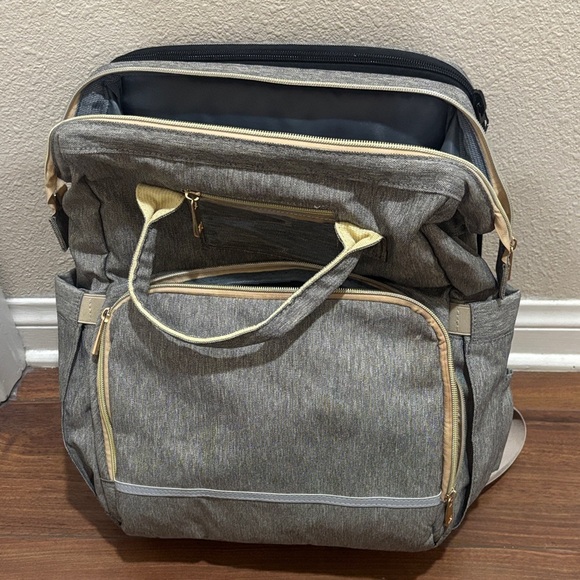 3 in 1 Diaper Bag Backpack - Picture 2 of 11